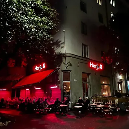 Cozy In Trendy District Huoneisto